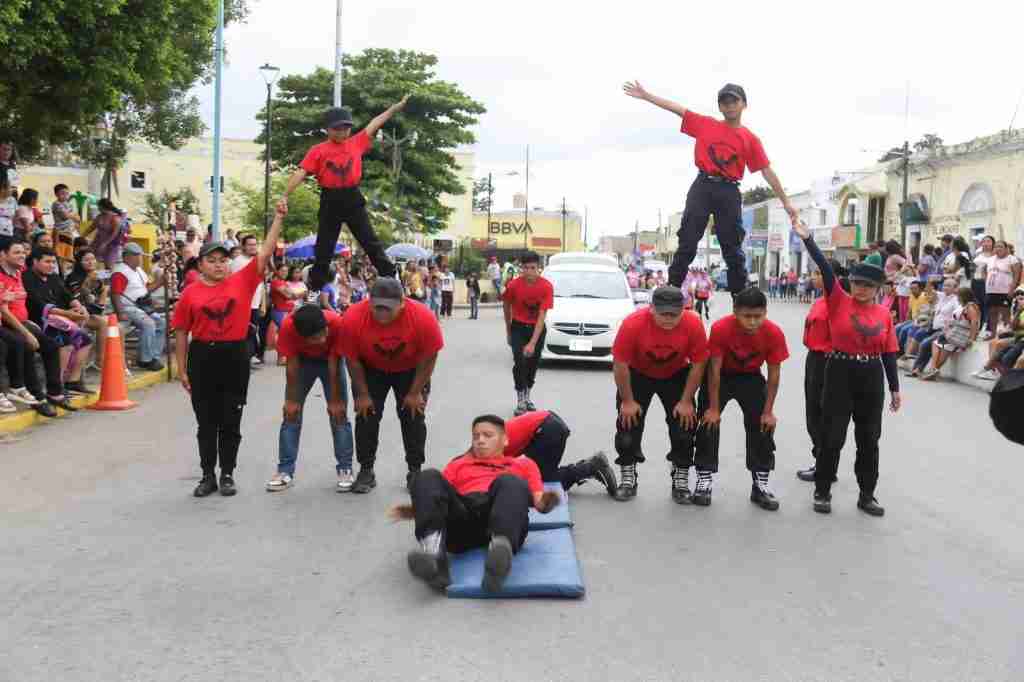 Se Realiza En Kanas N Desfile Conmemorativo Por El Cxiii Aniversario De