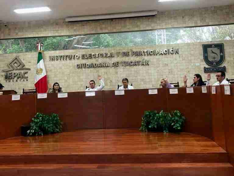 ES OFICIAL HUACHO DÍAZ MENA CANDIDATO A LA GUBERNATURA DE YUCATÁN