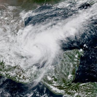 Katia ya es huracán de categoría uno en el Golfo de México
