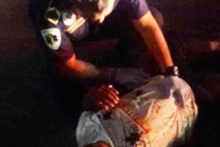 Atropella a un policía en la “glorieta del chile habanero” y se escabulle