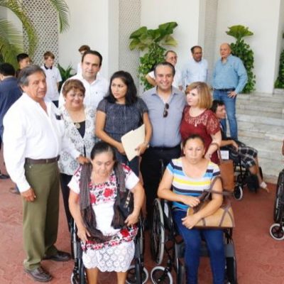 Entrega donativo Club Rotarios Mérida Itzaes
