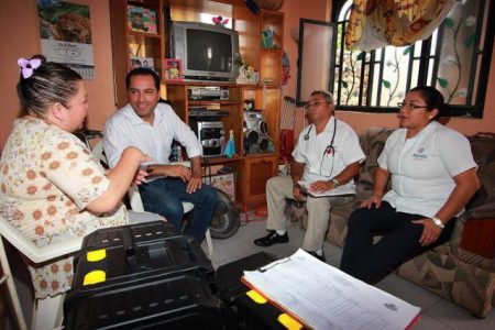 Vila califica como un éxito el programa “Médico a Domicilio”