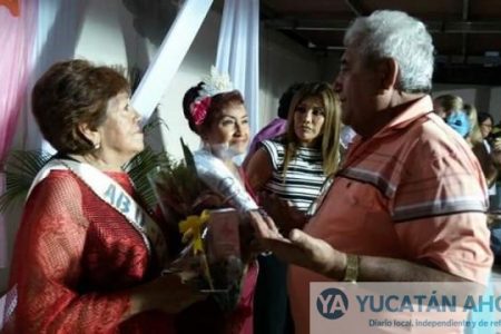 Asunción Ortiz es la “Abuelita 2017” en Progreso