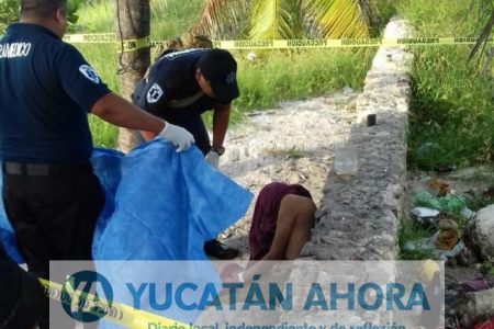Indigente muere en céntrica playa de Progreso