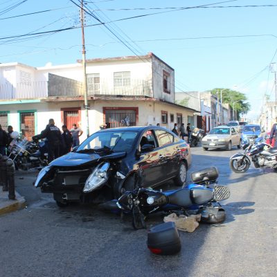 ‘Semaforazo’ en el Centro deja tres lesionados