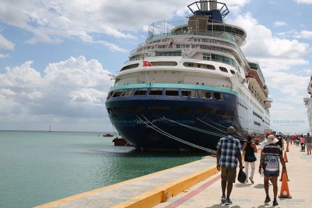 Turistas de tres cruceros recibirán el año en Progreso