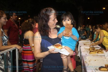 Anuncian corte de Rosca de Reyes en Progreso y sus comisarías