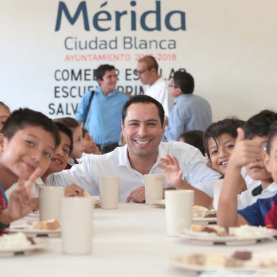 Mauricio Vila entrega comedor escolar en la colonia Salvador Alvarado Oriente
