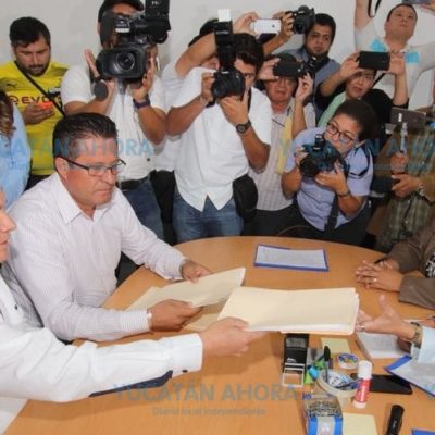 Huacho Díaz dice tener toda la experiencia para representar a Yucatán en el Senado