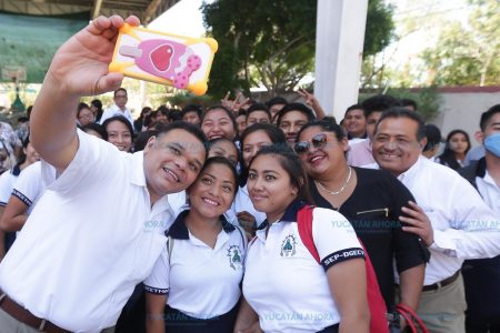 Hemos construido un Yucatán de oportunidades, afirma Rolando Zapata