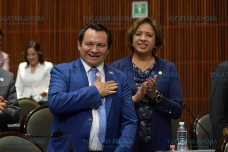 Huacho Díaz pide licencia indefinida como diputado federal