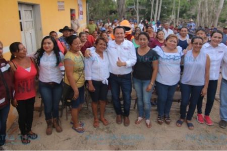 Propone Huacho Díaz un fondo para financiar educación superior