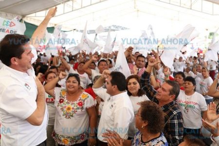 Invita Mauricio Sahuí a habitantes de Río Lagartos a detonar el turismo en la zona
