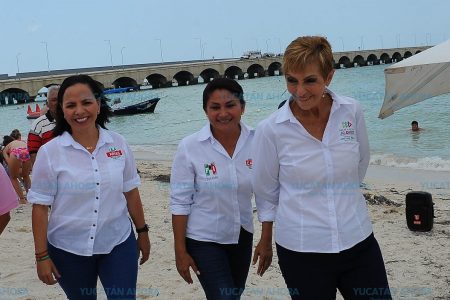 Carmen Ordaz ofrece aumentar la oferta de productos y servicios en el puerto