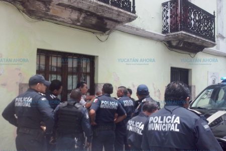 Detienen a taxista en el centro de Mérida por transportar a presunta ladrona