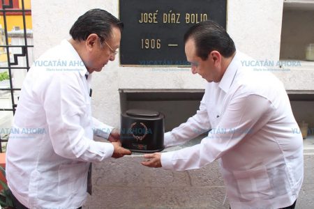 Las cenizas de Enrique Cáceres ya reposan en el Monumento a Creadores de la Canción Yucateca