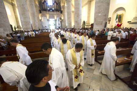 Piden a sacerdotes yucatecos que su fe no se queme como Notre Dame