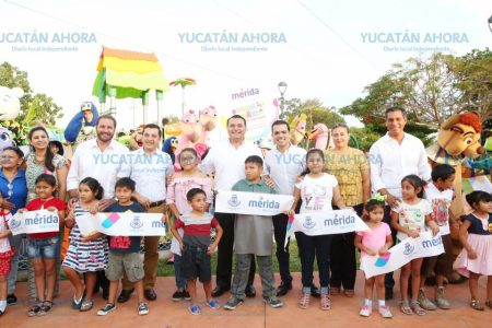 Renán Barrera y ciudadanos inauguran parque en la Ávila Camacho