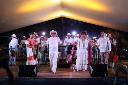 Con trova yucateca, clausuran Festival del Coco