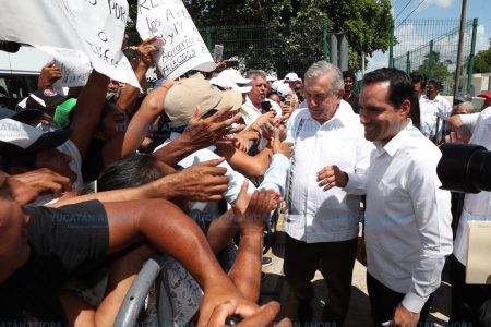 Mauricio Vila le pide a AMLO más recursos para salud en Yucatán