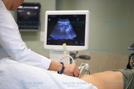Logra ser madre con exitoso tratamiento para ovario poliquístico en el IMSS
