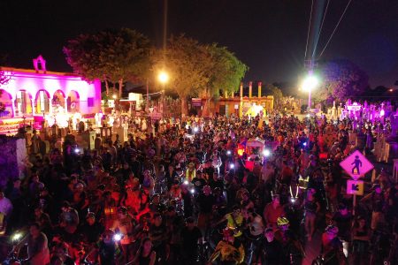 Ánimas en bicicleta toman las calles de Mérida