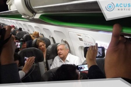En vuelo a Mérida, piloto pide a AMLO reconsiderar aeropuerto en Texcoco