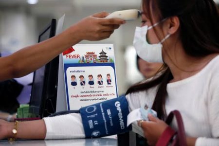 Protocolo sanitario en el aeropuerto de Mérida por avance de coronavirus