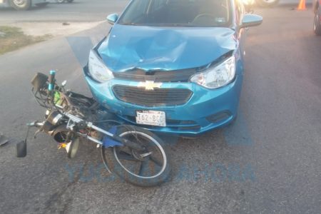 Motociclista provoca choque en Ciudad Caucel… y hasta pierde la memoria