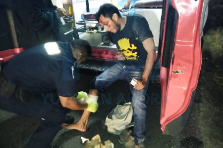 Se “topan” dos apurados en el sur de Mérida: uno huye y otro acaba en el hospital