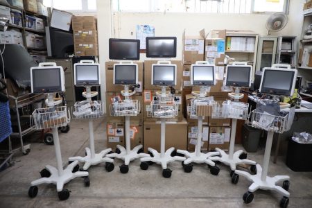 Hospitales yucatecos reciben 69 nuevos monitores de signos vitales