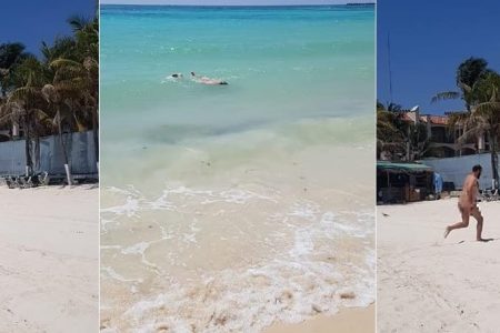Aprovechó la cuarentena para bañarse en cueros en el mar de la Riviera Maya