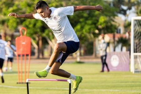 El goleador yucateco Miguel Sansores, el “10” de las Charlas Deportivas del IDEY