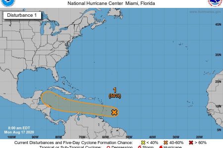 Vigilan activa onda tropical próxima a entrar al Caribe