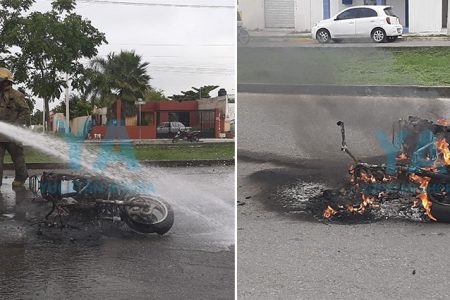 Derrapa menor de edad y huye al ver su moto en llamas