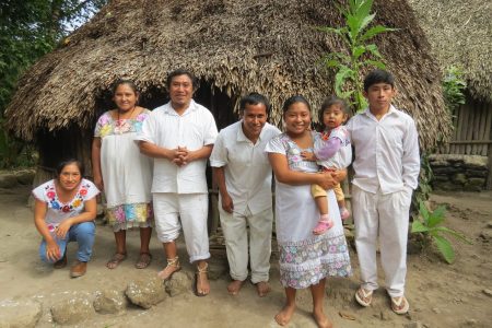 Buscan familia maya para un intercambio con familia típica de Alemania