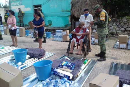 Incansable labor del Ejército en la entrega de apoyos a familias yucatecas