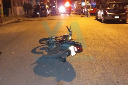 Joven motociclista atropella a una ciclista en El Roble