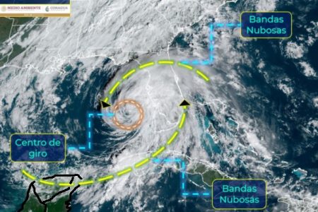 Se aleja el huracán Eta, pero sigue propiciando lluvias en la Península de Yucatán