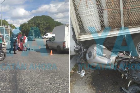 Moto choca contra una camioneta que no hizo su alto: dos hospitalizados