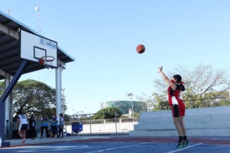 Mucha acción en el Torneo Municipal de Baloncesto en el Fraccionamiento Cordemex