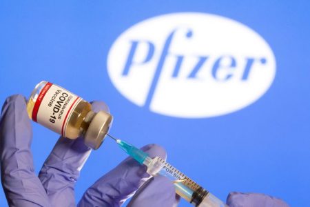 Pfizer suspende suministro de vacunas contra Covid-19 a México