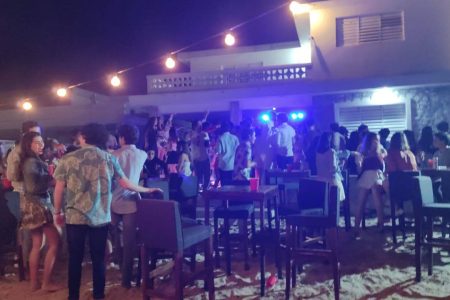 Multa de hasta 180 mil pesos por fiesta con jóvenes en Chicxulub Puerto