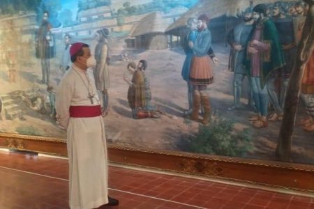 Contrae Covid-19 el arzobispo de Yucatán, monseñor Gustavo Rodríguez Vega