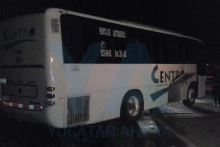 Le fallan los frenos a un autobús en la carretera Izamal-Valladolid: nueve lesionados