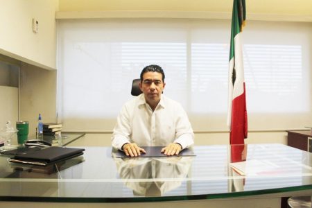 Raúl Aguilar Baqueiro, dos años más al frente de CMIC; lo reeligen en asamblea