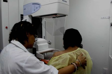 Disminuyen los cánceres de mama y cérvico-uterino en Yucatán