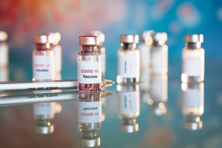 Unión Europea aprueba uso de vacuna Johnson & Johnson de una sola dosis contra Covid-19