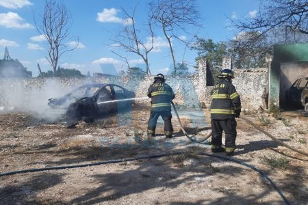 Incendio en el rancho ‘El Juguete’: se queman cuatro vehículos