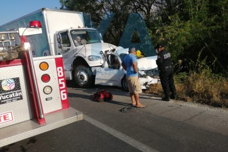 Trágica carambola en la carretera Mérida-Cancún: muere prensada una conductora